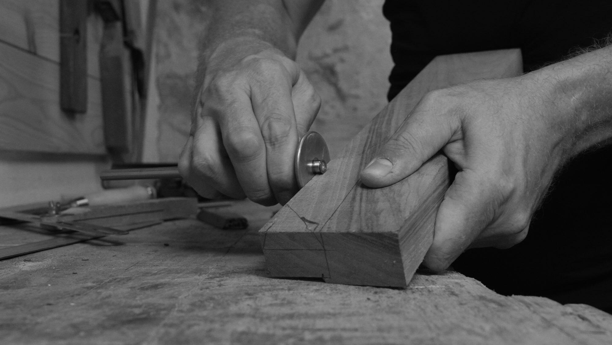 Gestes et techniques de conservation-restauration du mobilier à l’atelier